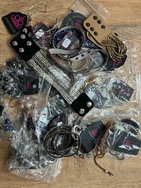 NEW paparazzi Jewelry Lot - Necklace & Earring Sets & Bracelets 30/$25